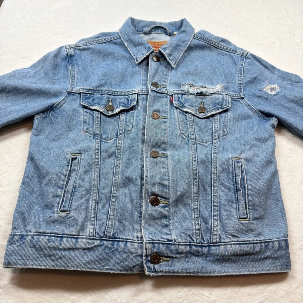 Levis Trucker Jacket Mens M Light Blue Distressed Denim PC9-29944-0164 Good‎ - Picture 2 of 16